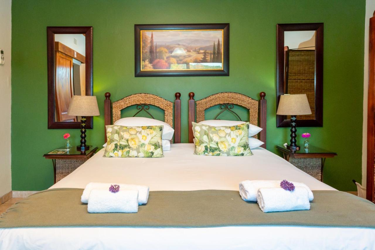 Die Fonteine Country Guesthouse And Glamping Oudtshoorn Bagian luar foto