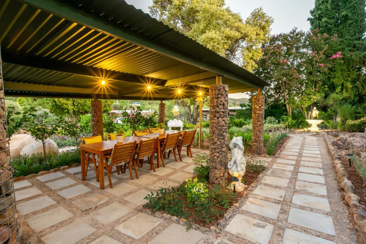Die Fonteine Country Guesthouse And Glamping Oudtshoorn Bagian luar foto