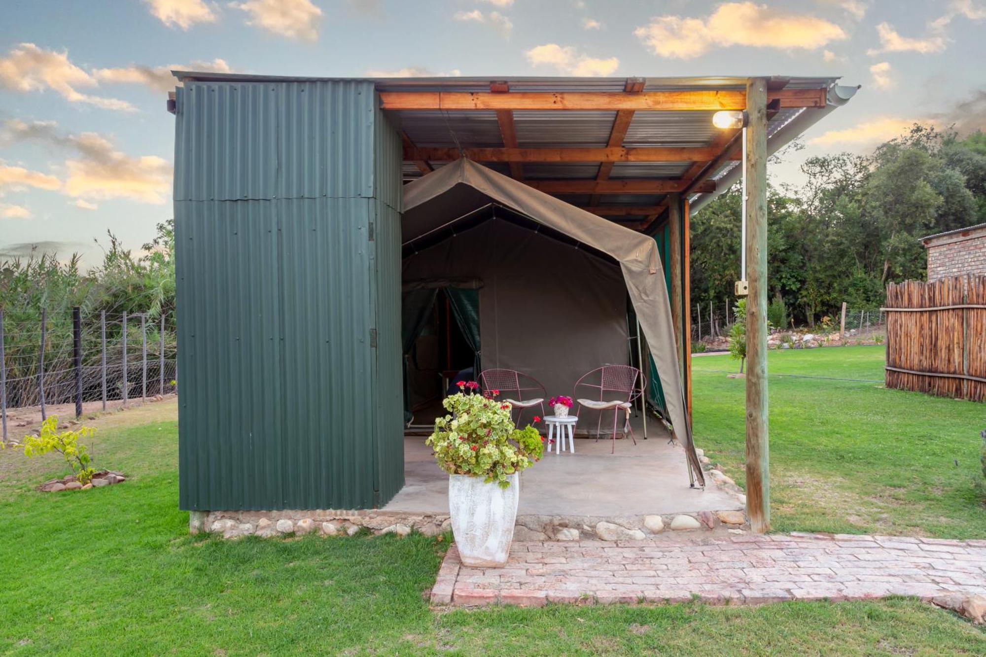 Die Fonteine Country Guesthouse And Glamping Oudtshoorn Bagian luar foto