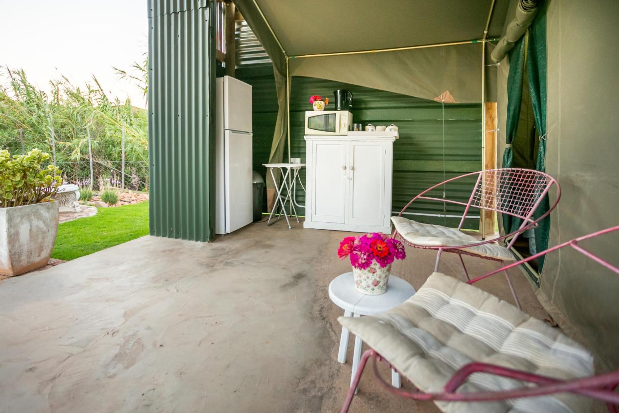 Die Fonteine Country Guesthouse And Glamping Oudtshoorn Bagian luar foto