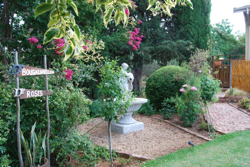 Die Fonteine Country Guesthouse And Glamping Oudtshoorn Bagian luar foto